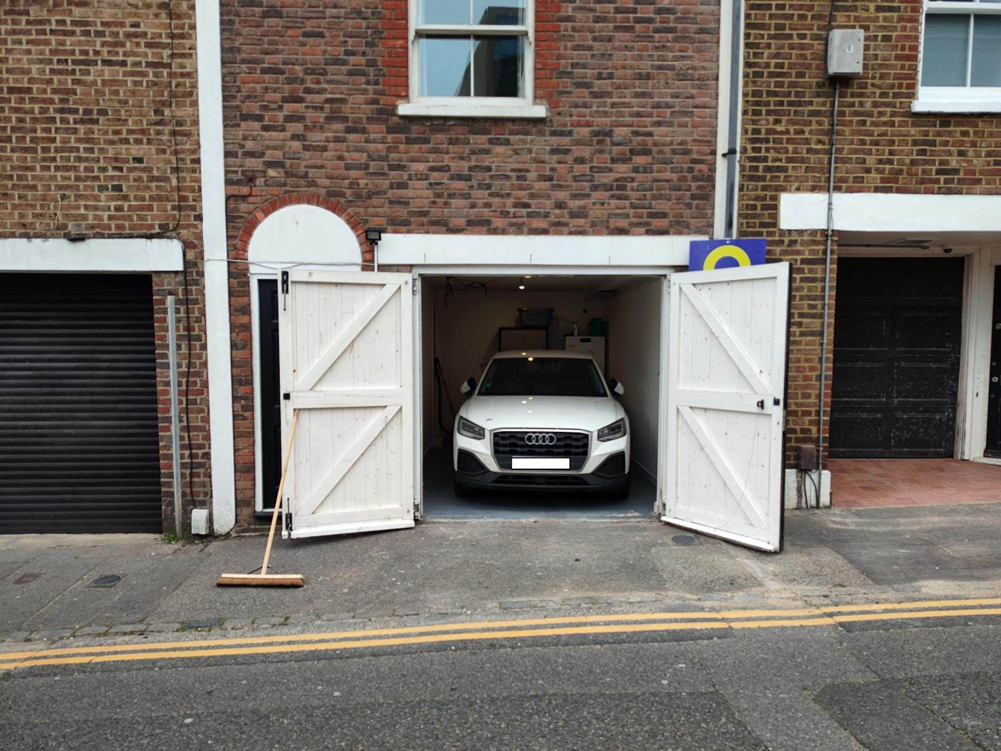 Modern, 2 Bdrm House With Parking Sleeps 6 Town Centre, North Laine * Hove